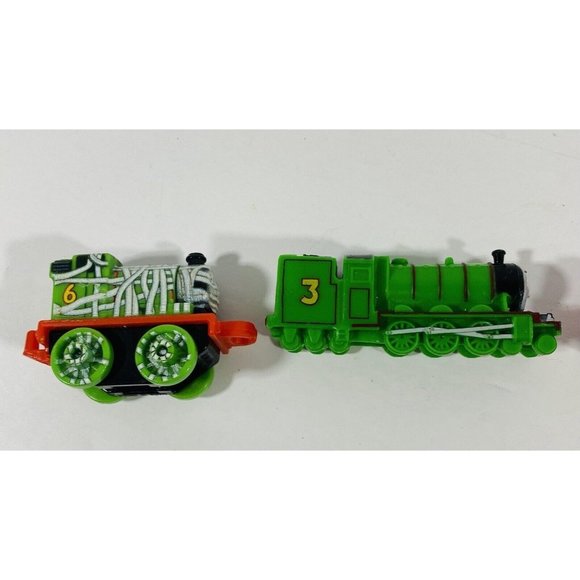 Thomas The Train And Friends Mini Toys Lot of 4 Henry James Percy Cake Toppers - Picture 11 of 11